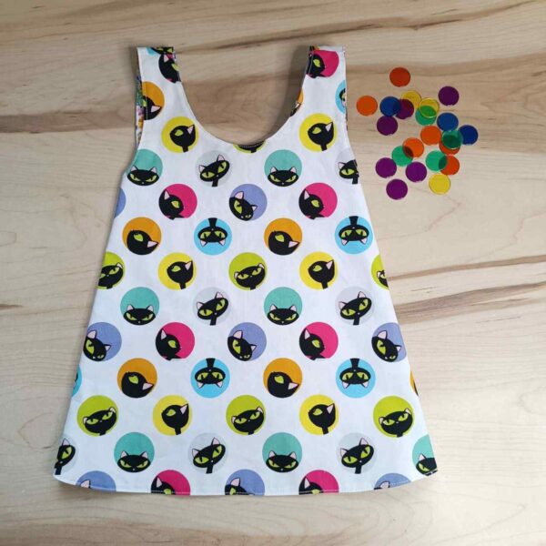vestido infantil gatos, reversible y evolutivo hecho a mano por La Sombra Del Gato