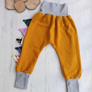 Pantalones que crecen con los niños dragon mostaza creado por La Sombra Del Gato