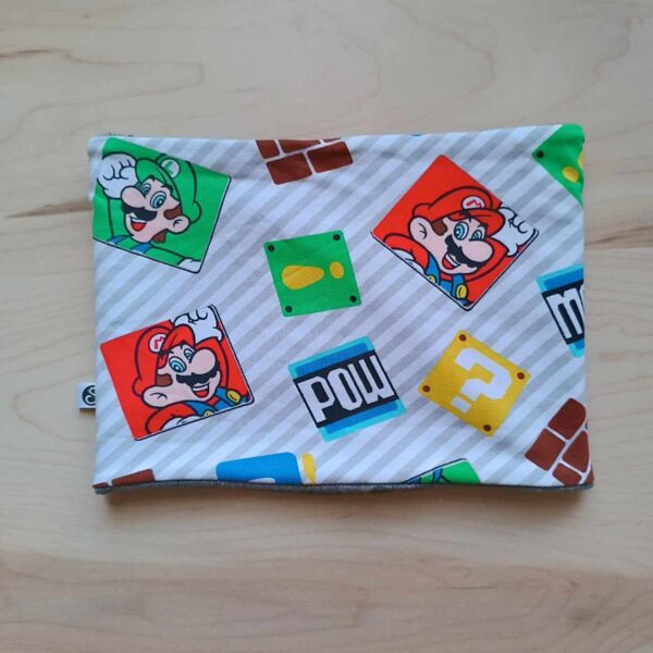 Buff cuello de Mario para invierno confeccionado de forma artesanal por la sombra del gato