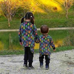 Sudadera invierno de monstruitos multicolor hecha por La sombra Del Gato