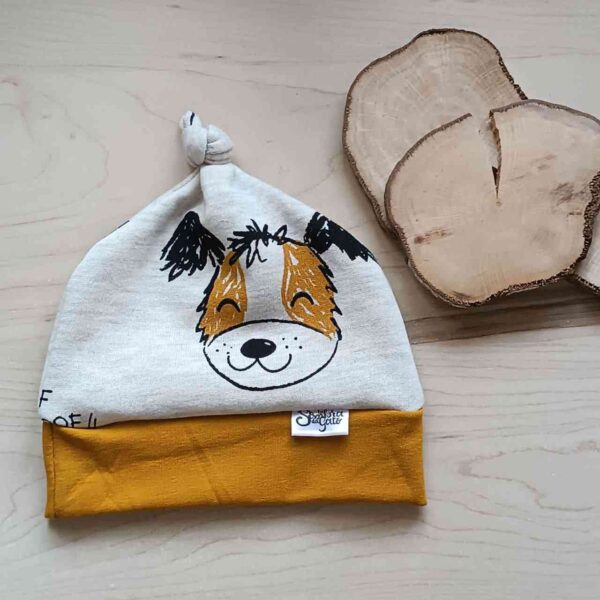 Gorro para bebé con estampado de perritos hecho a mano por la sombra del gato