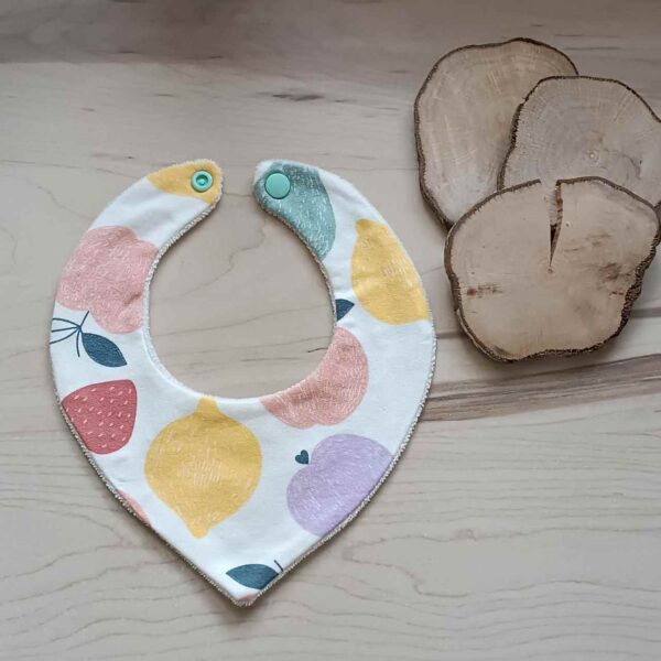 Canastilla para bebe, bandana de frutas hecha por la sombra del gato