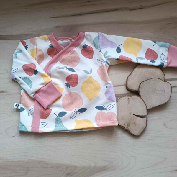 Canastilla para bebe, chaqueta kimono hecho por la sombra del gato