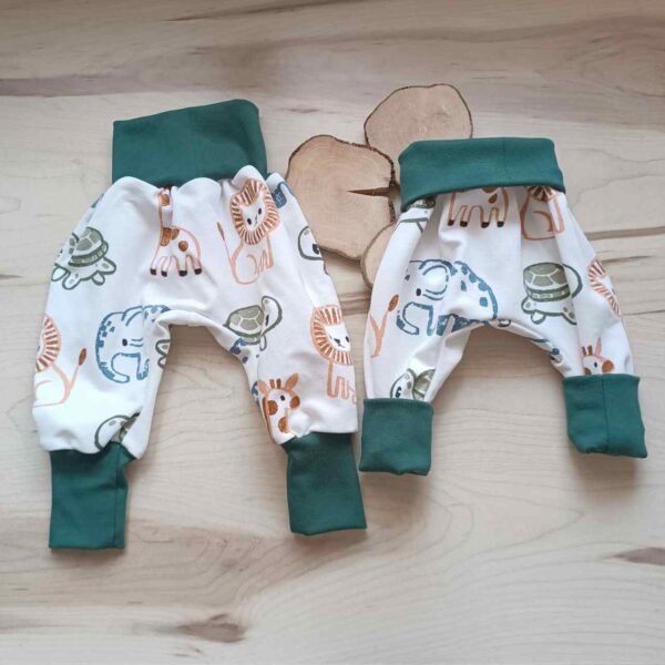 Regalo para bebé, pantalón que crece con los peques.