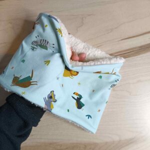 Braga cuello de animales muy calentita hecha a mano por la sombra del gato