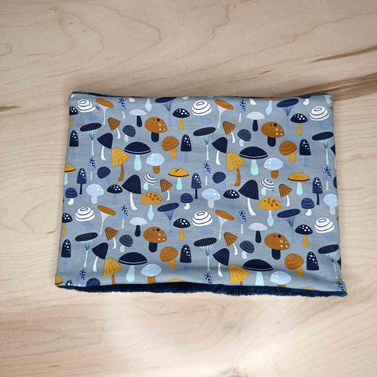 buf cuello de invierno de setas hecho por la sombra del gato