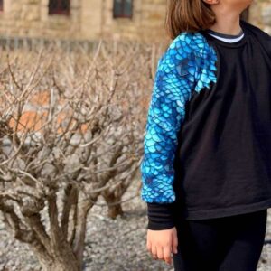 Sudadera oversize dragón hecha por la sombra del gato